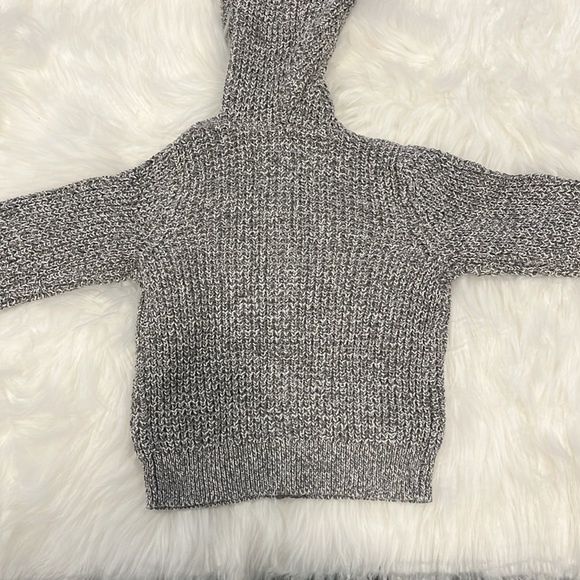 Old Navy Hooded Button Front Grey Knit Cardigan Sweater Baby Size 18-24 Months - Picture 5 of 5